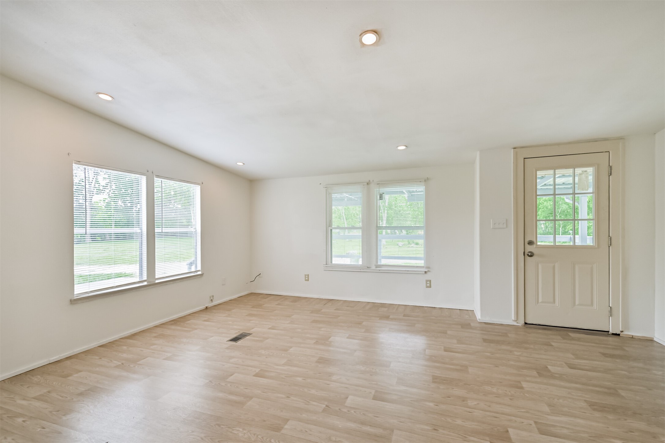 1749 Max Road 4 Property Photo 6