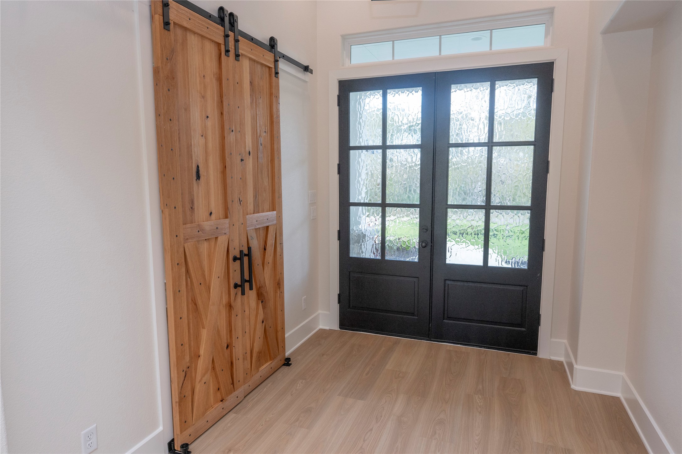 10037 Clear Woods Court N Property Photo 8