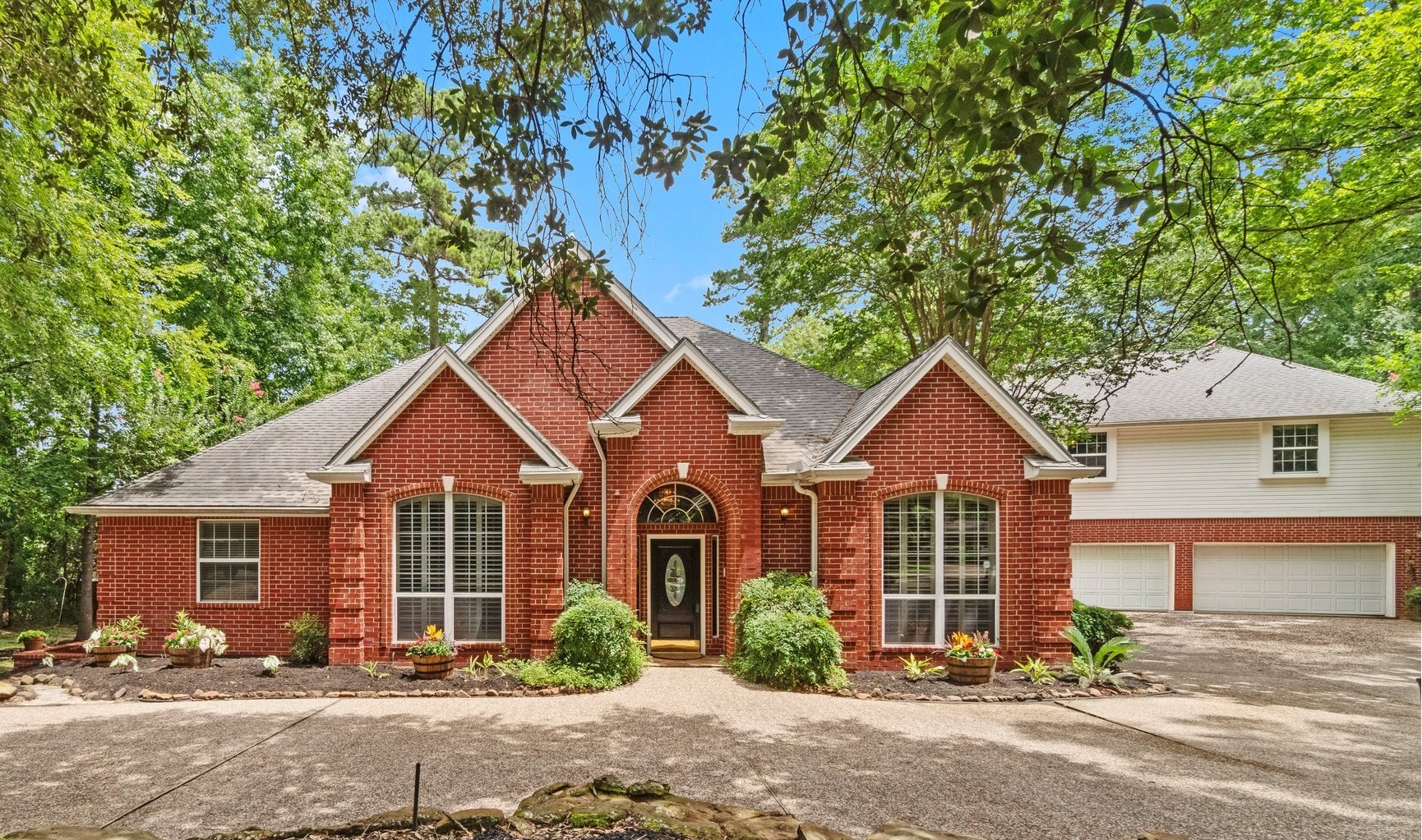 122 E Park Drive Property Photo