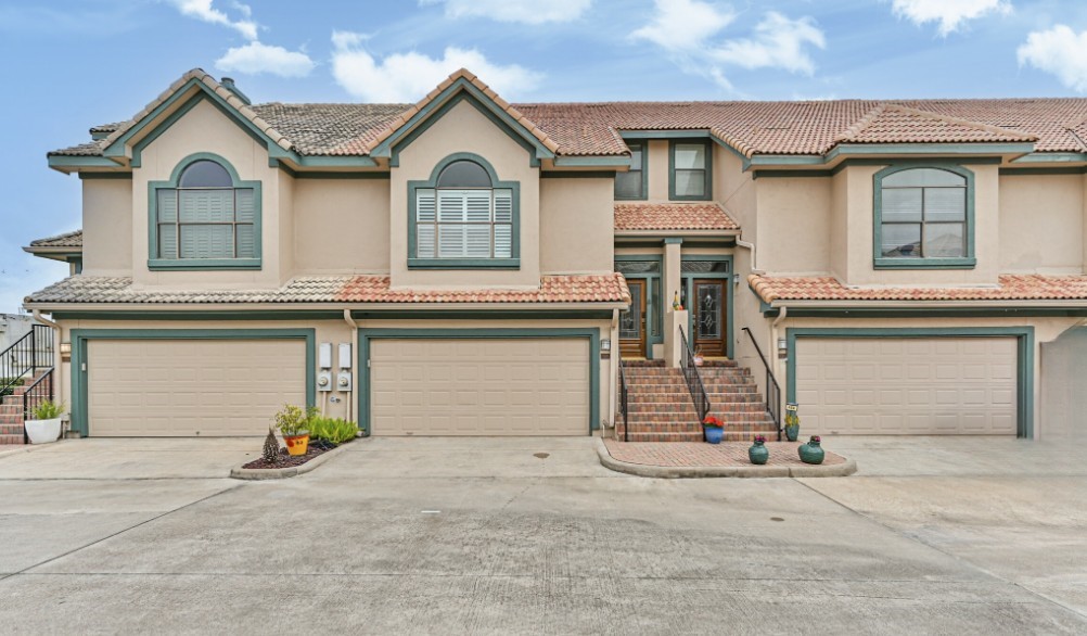 455 Mariners Drive Property Photo