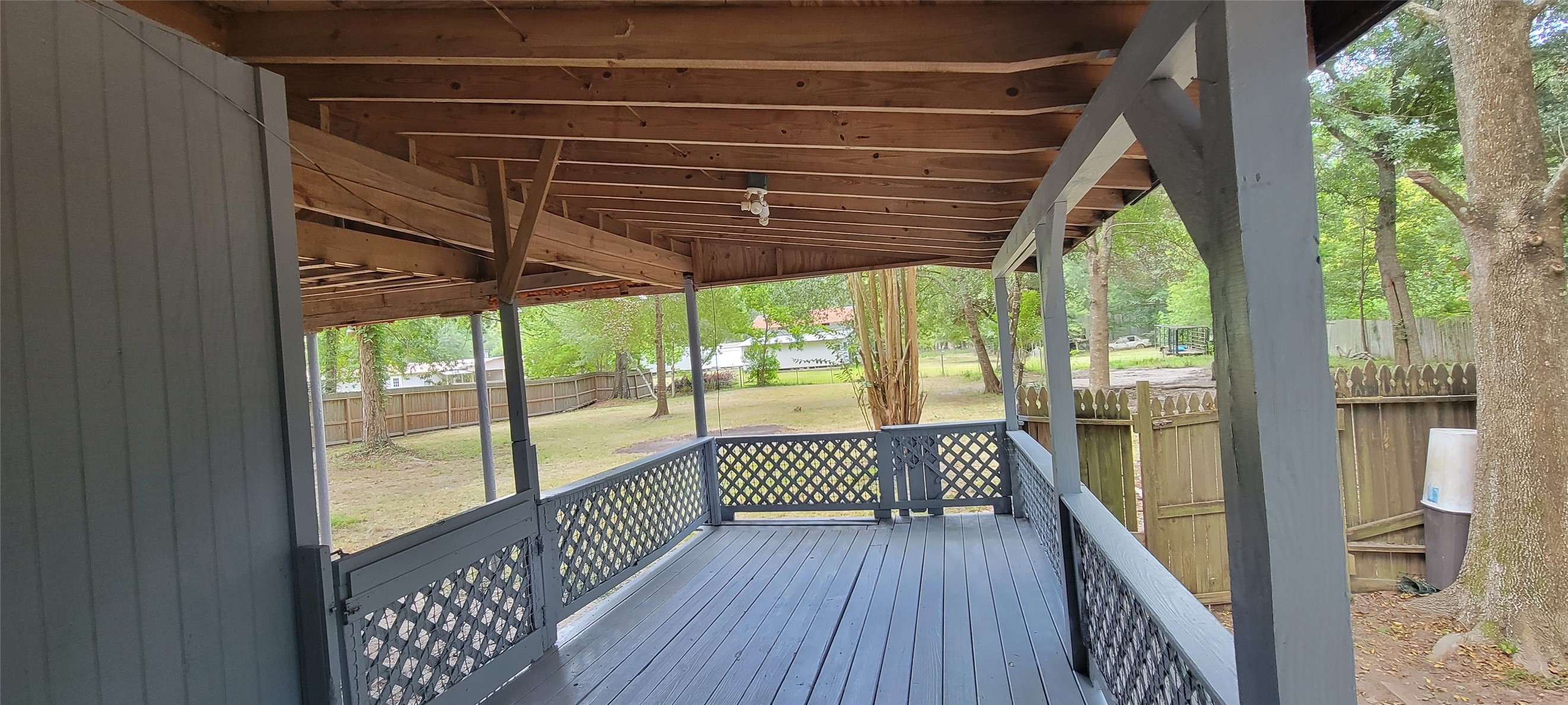 17308 Valley Lane Property Photo 9