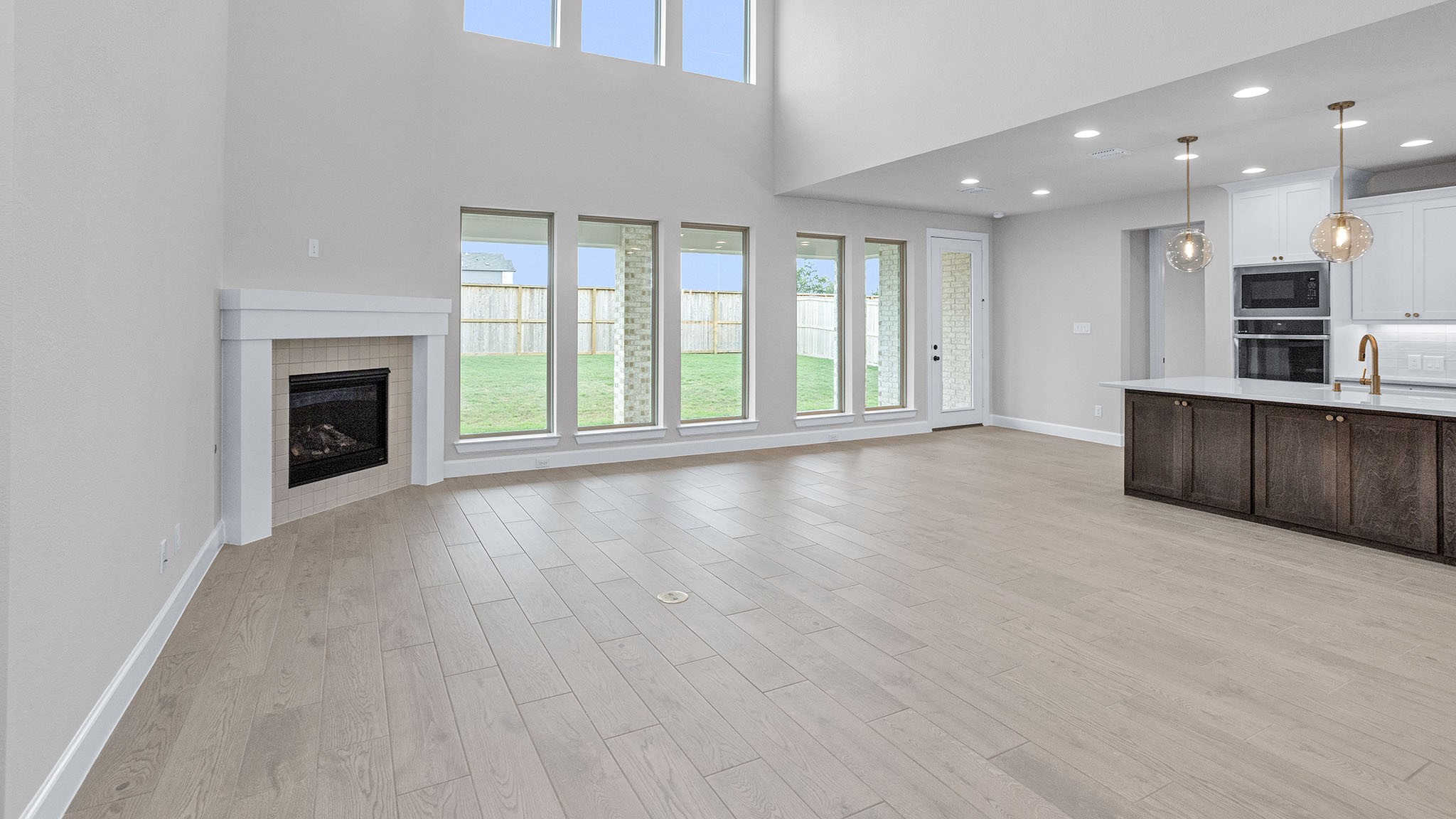 39027 Heron Beak Court Property Photo 8