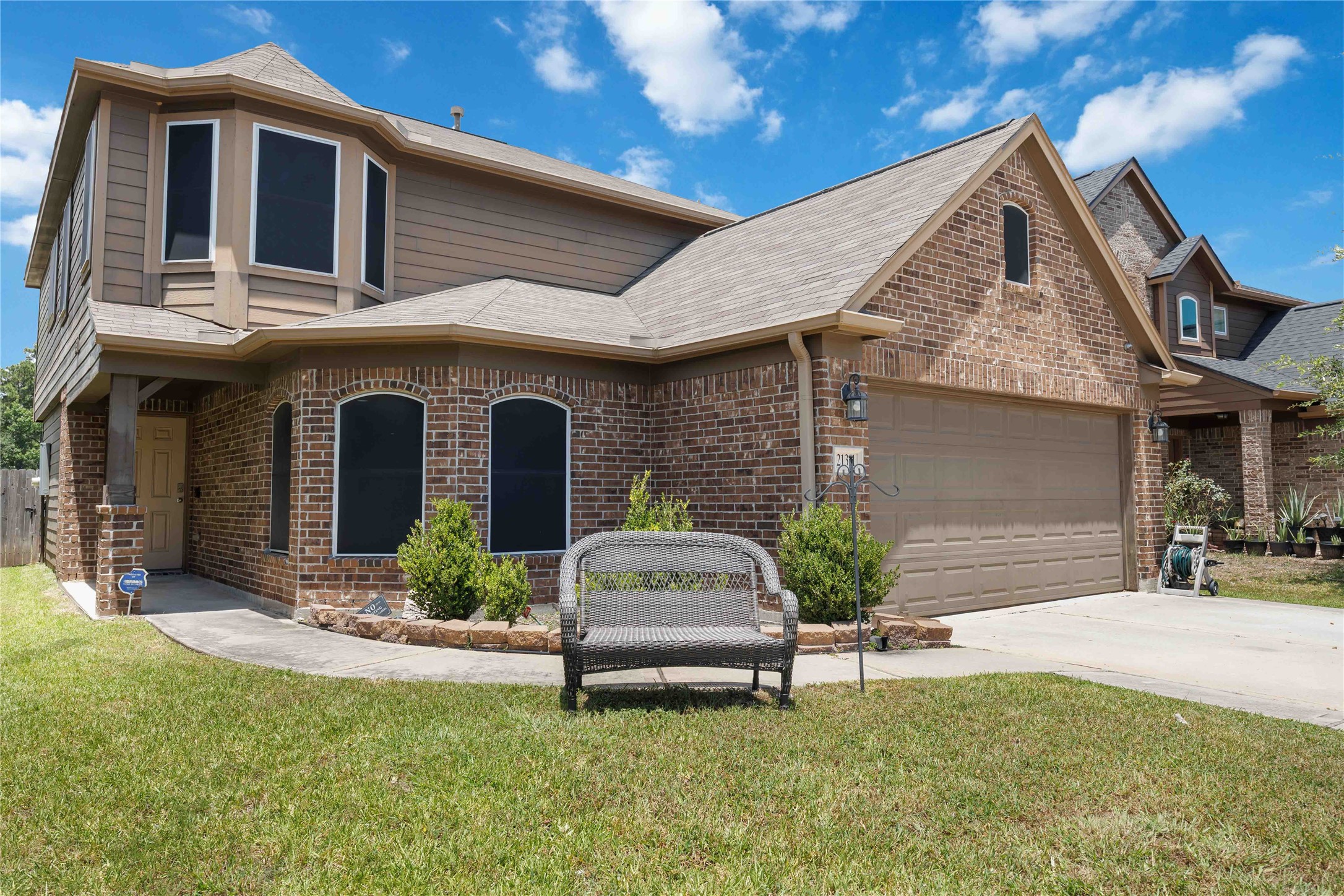 21311 Fox Hillside Way Property Photo 2