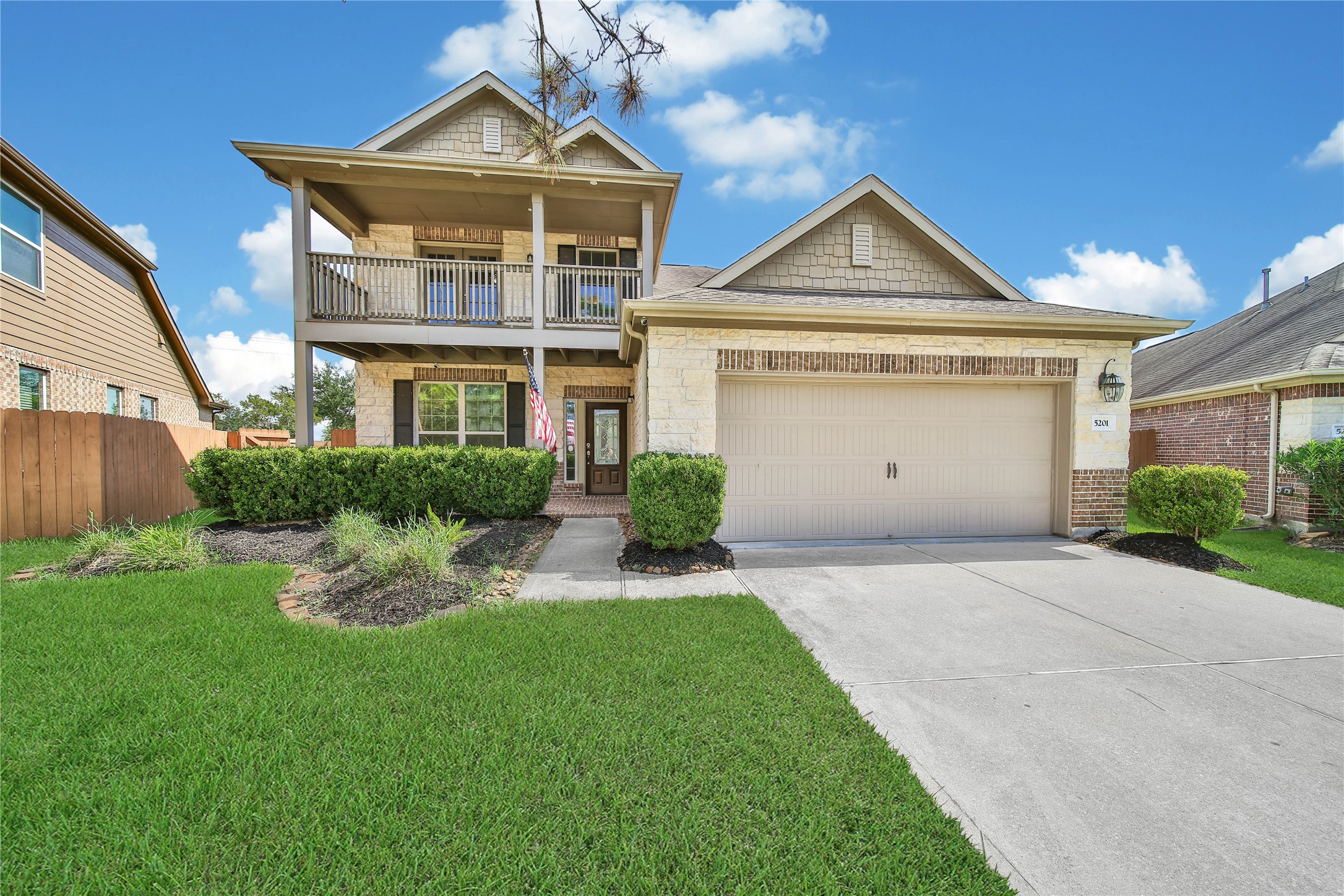 5201 Kendall Glen Court Property Photo 2
