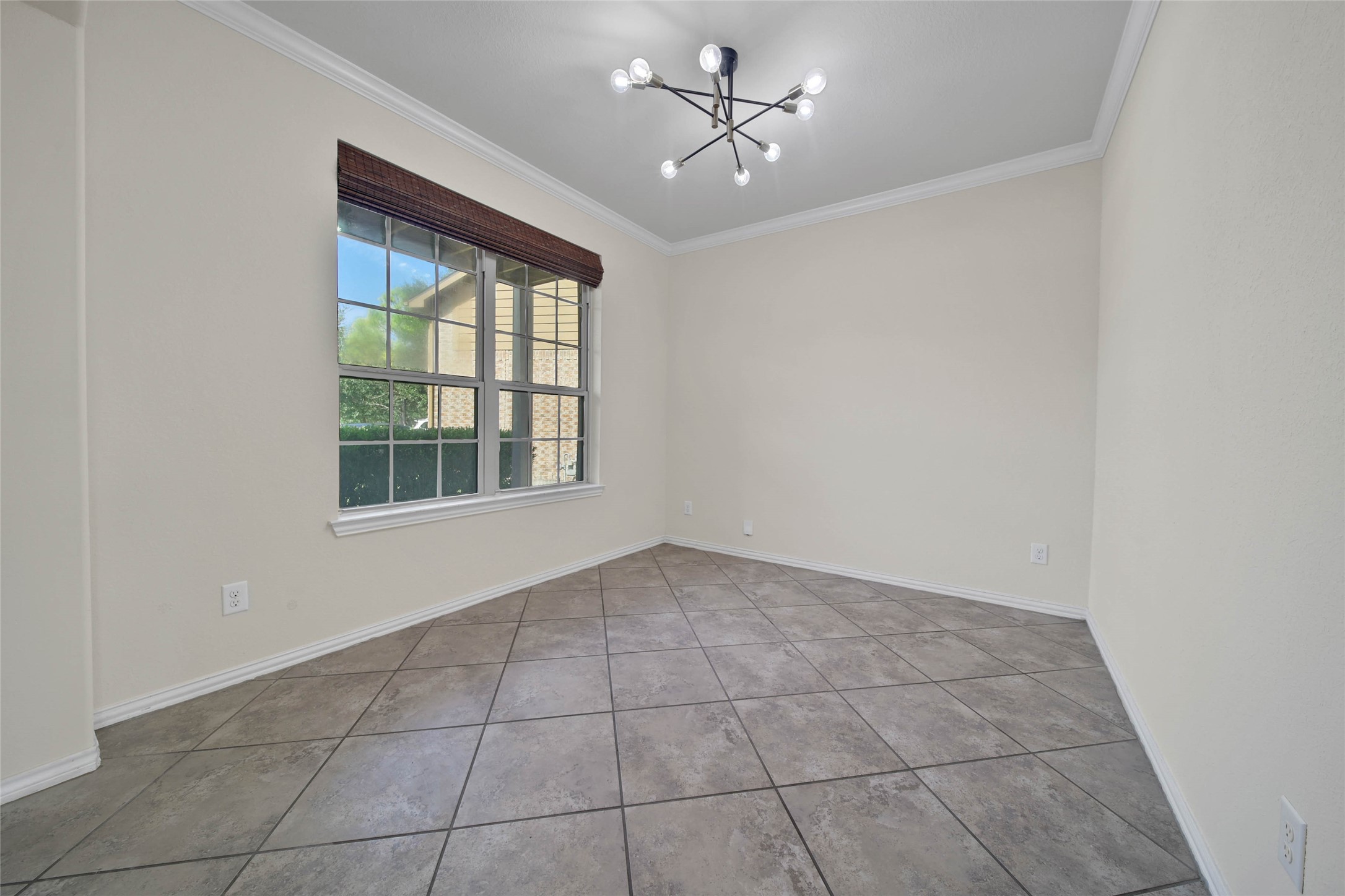 5201 Kendall Glen Court Property Photo 7