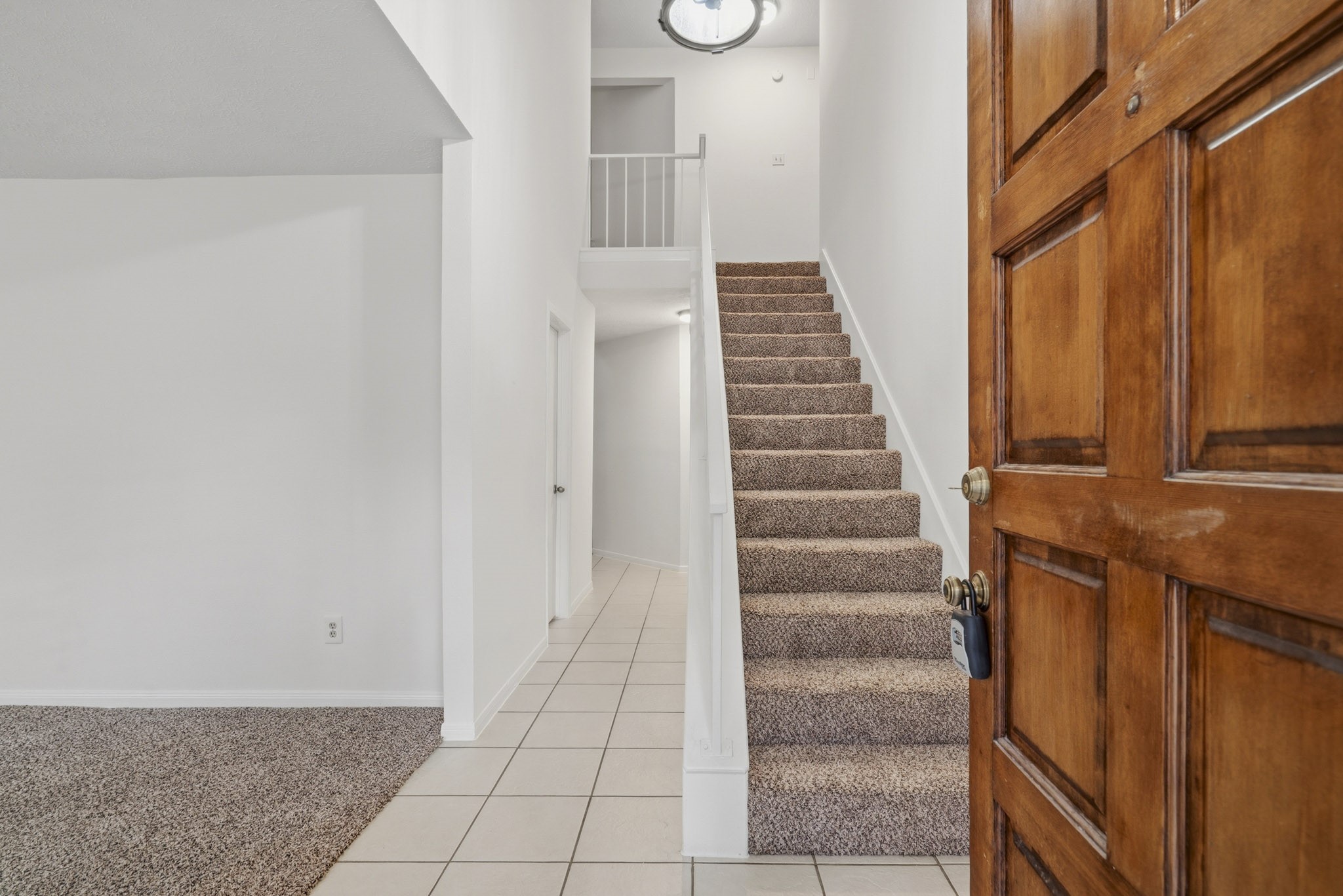 7011 Glen Rosa Drive Property Photo 4