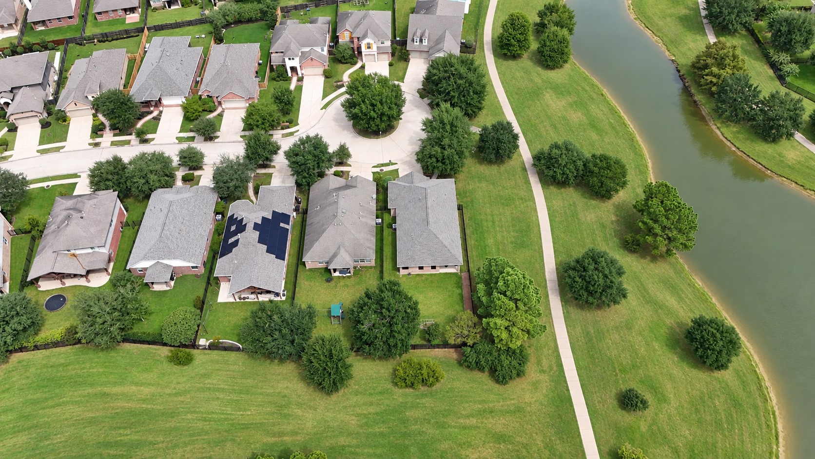 18803 Cove Mill Lane Property Photo 6