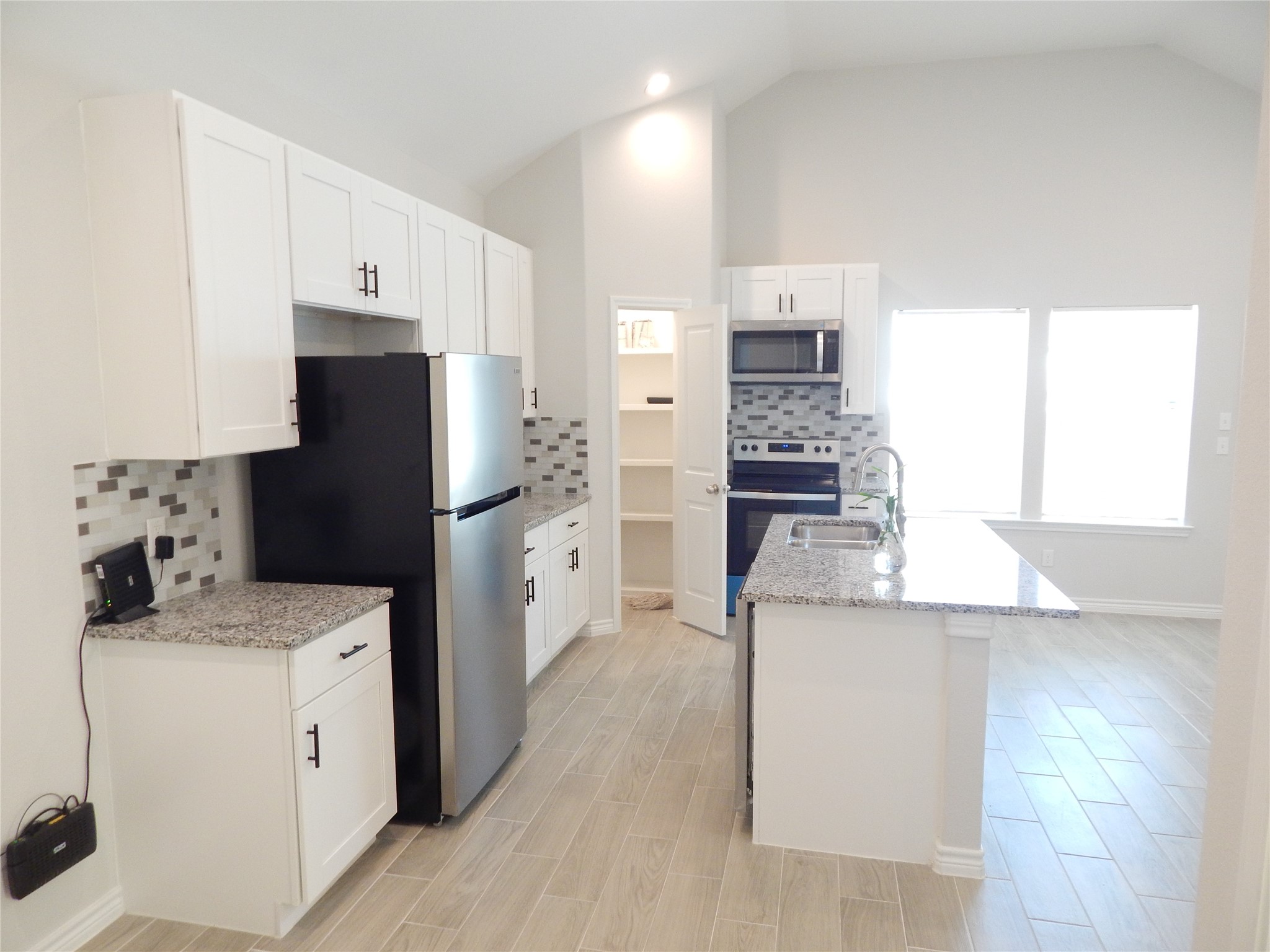 230 Northlawn Property Photo 7