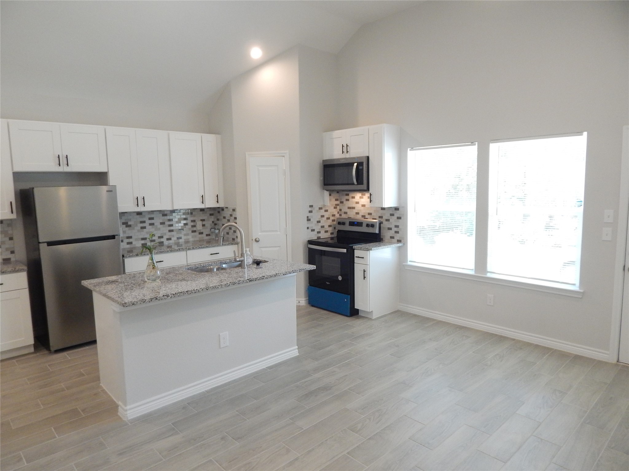 230 Northlawn Property Photo 11