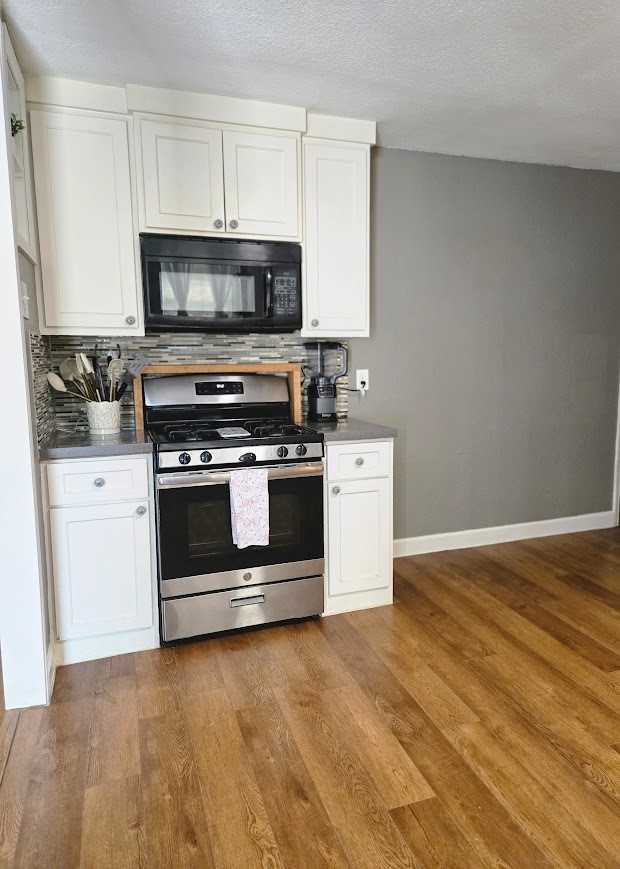 4718 Meadow Park Drive Property Photo 3