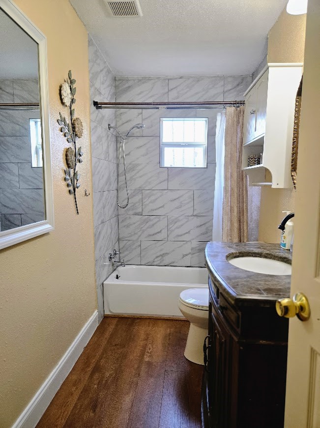 4718 Meadow Park Drive Property Photo 6