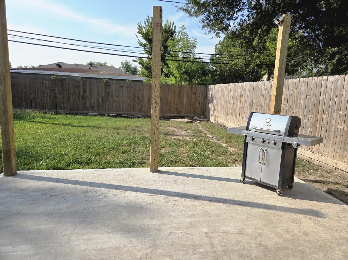 4718 Meadow Park Drive Property Photo 8