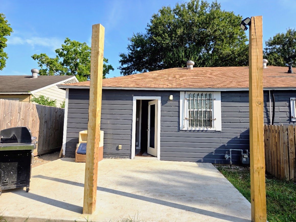 4718 Meadow Park Drive Property Photo 9