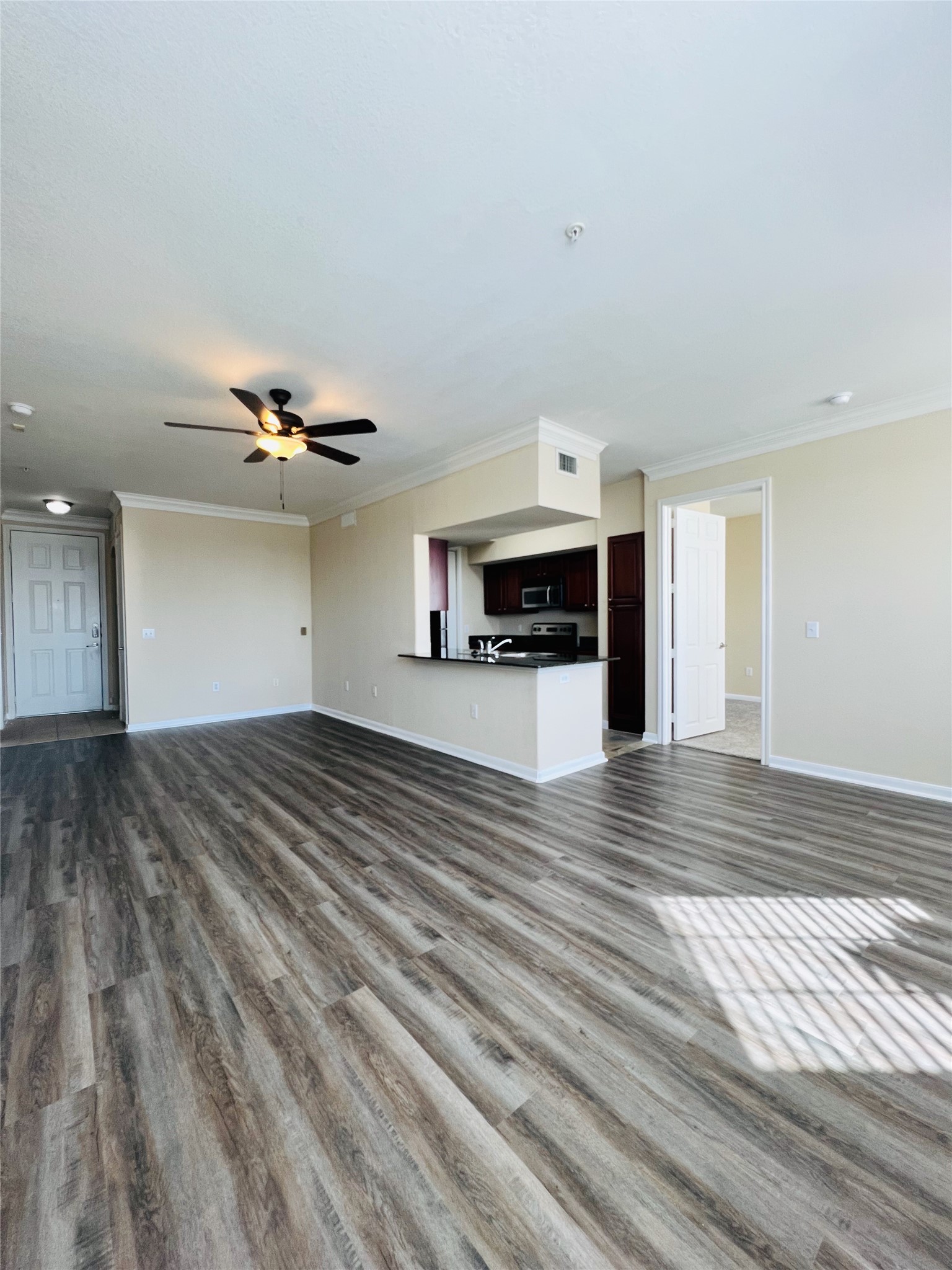 7575 Kirby Drive 2405 Property Photo 3