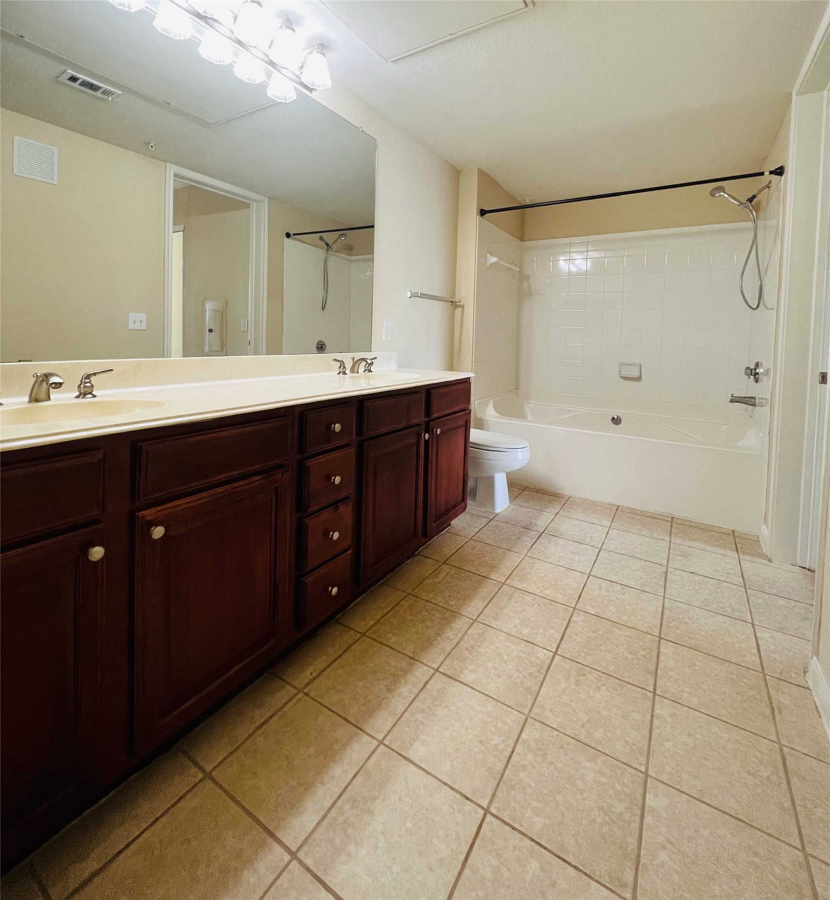 7575 Kirby Drive 2405 Property Photo 9