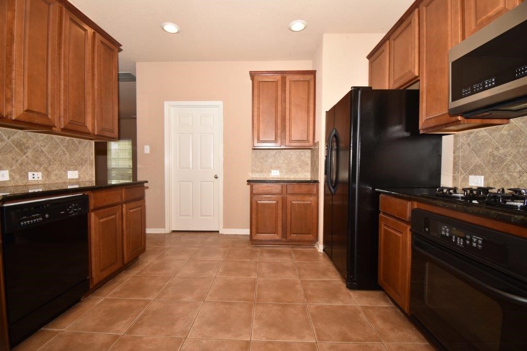 7027 Crockett Ridge Drive Property Photo 6