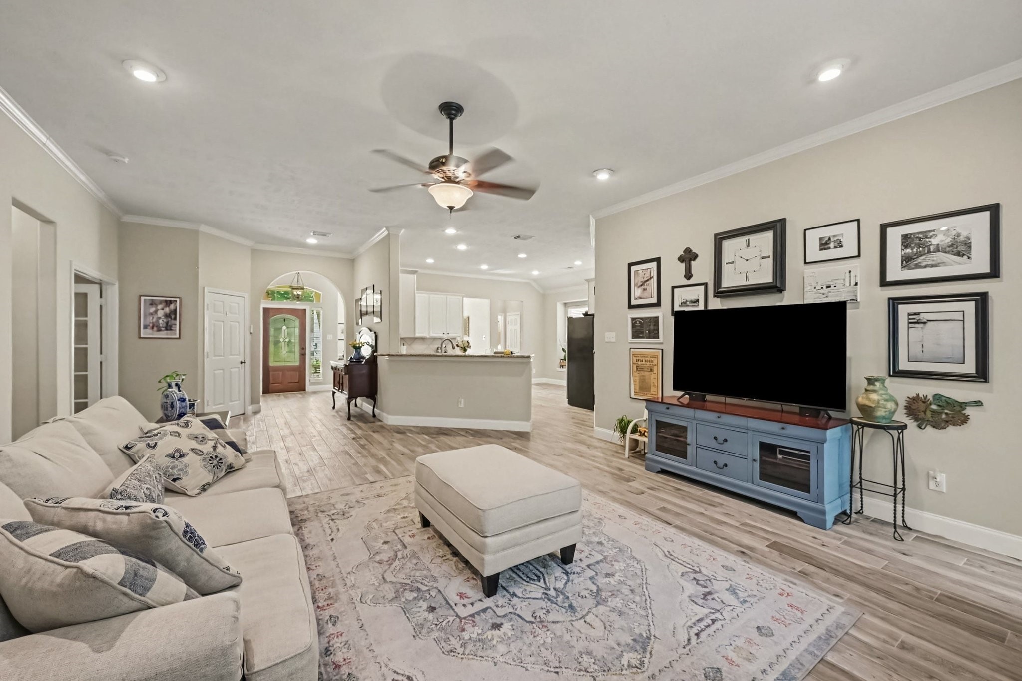 1706 Fossil Park Drive Property Photo 4
