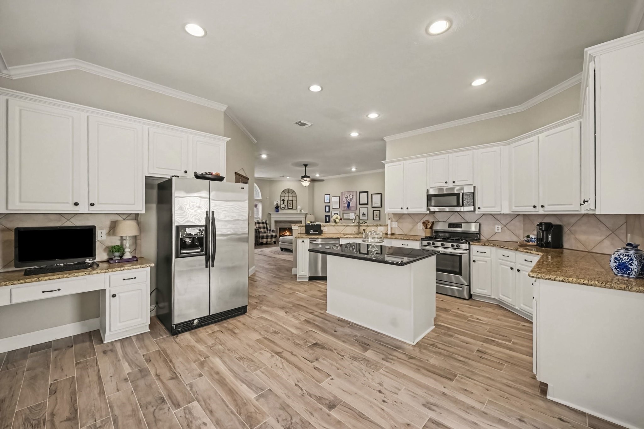1706 Fossil Park Drive Property Photo 8