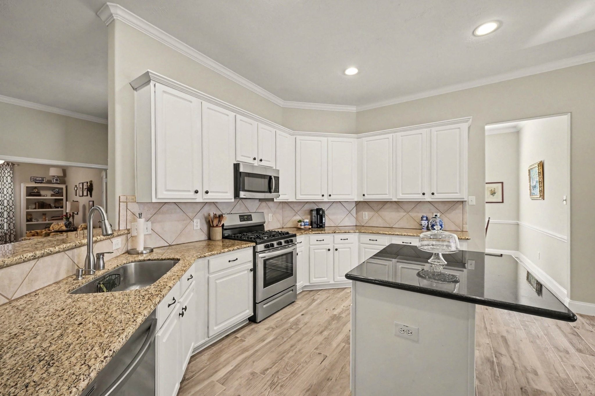1706 Fossil Park Drive Property Photo 9