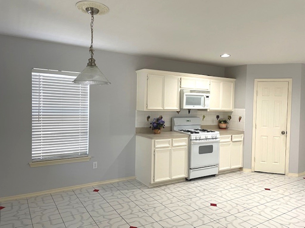 12827 Magenta Oaks Drive Property Photo 11