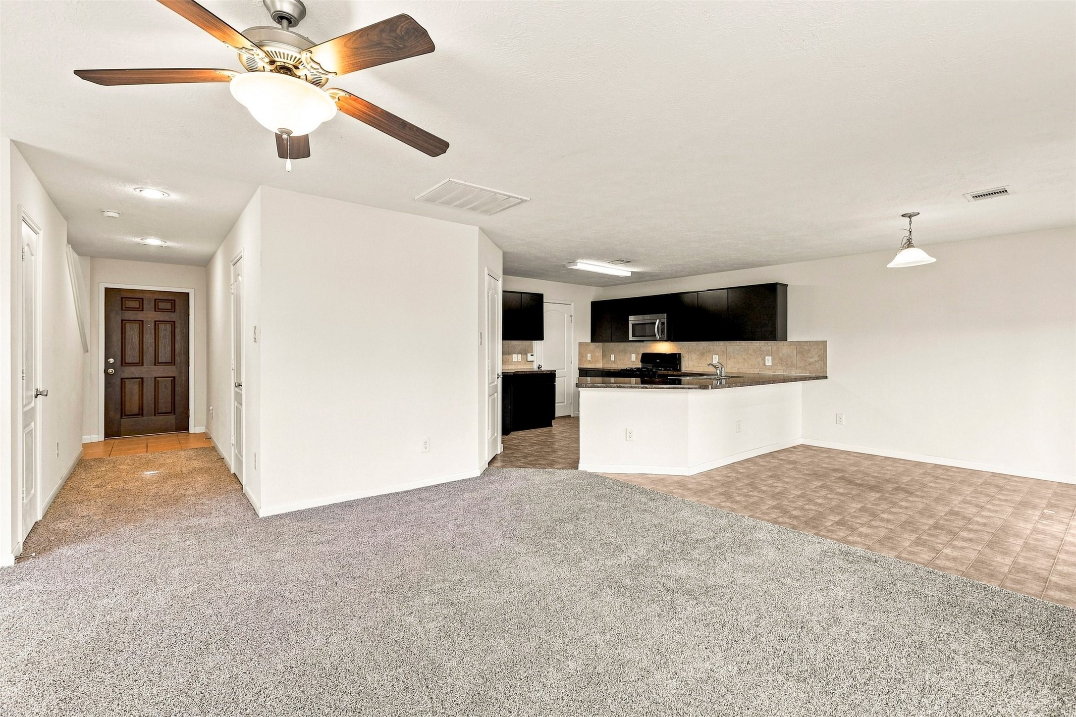 1014 Hummingbird Point Lane Property Photo 6