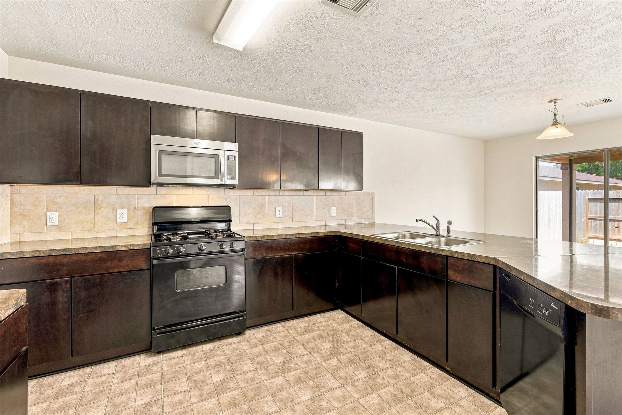 1014 Hummingbird Point Lane Property Photo 12