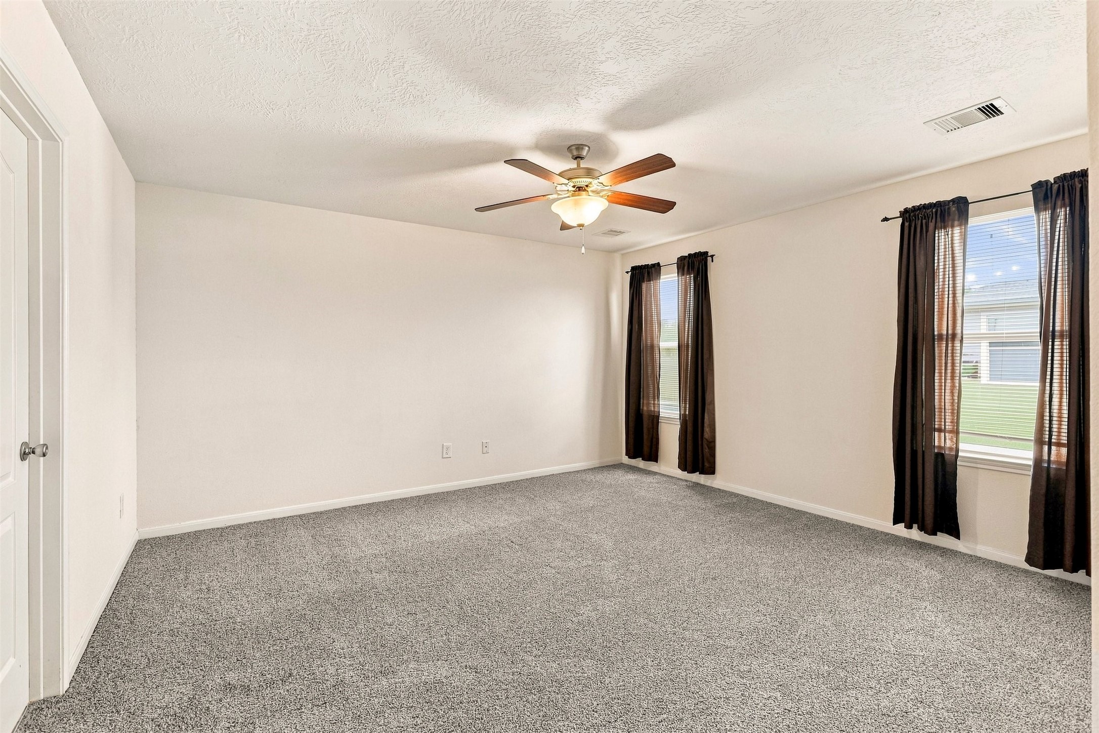 1014 Hummingbird Point Lane Property Photo 16