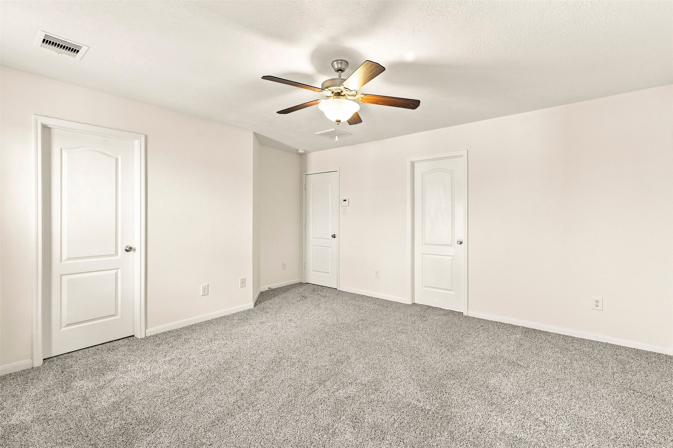 1014 Hummingbird Point Lane Property Photo 17