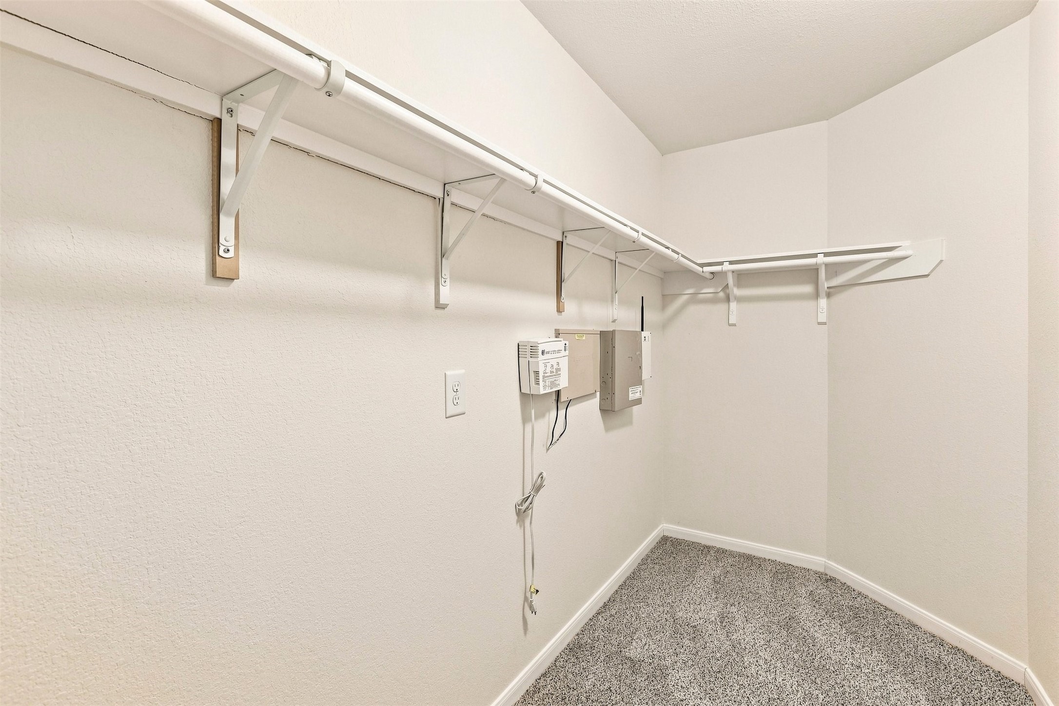1014 Hummingbird Point Lane Property Photo 18