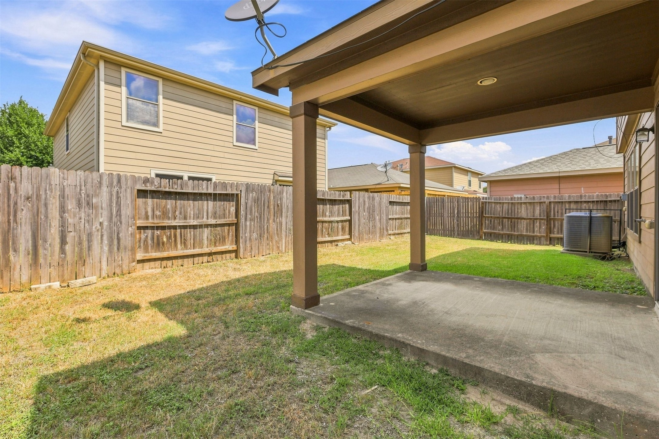 1014 Hummingbird Point Lane Property Photo 27