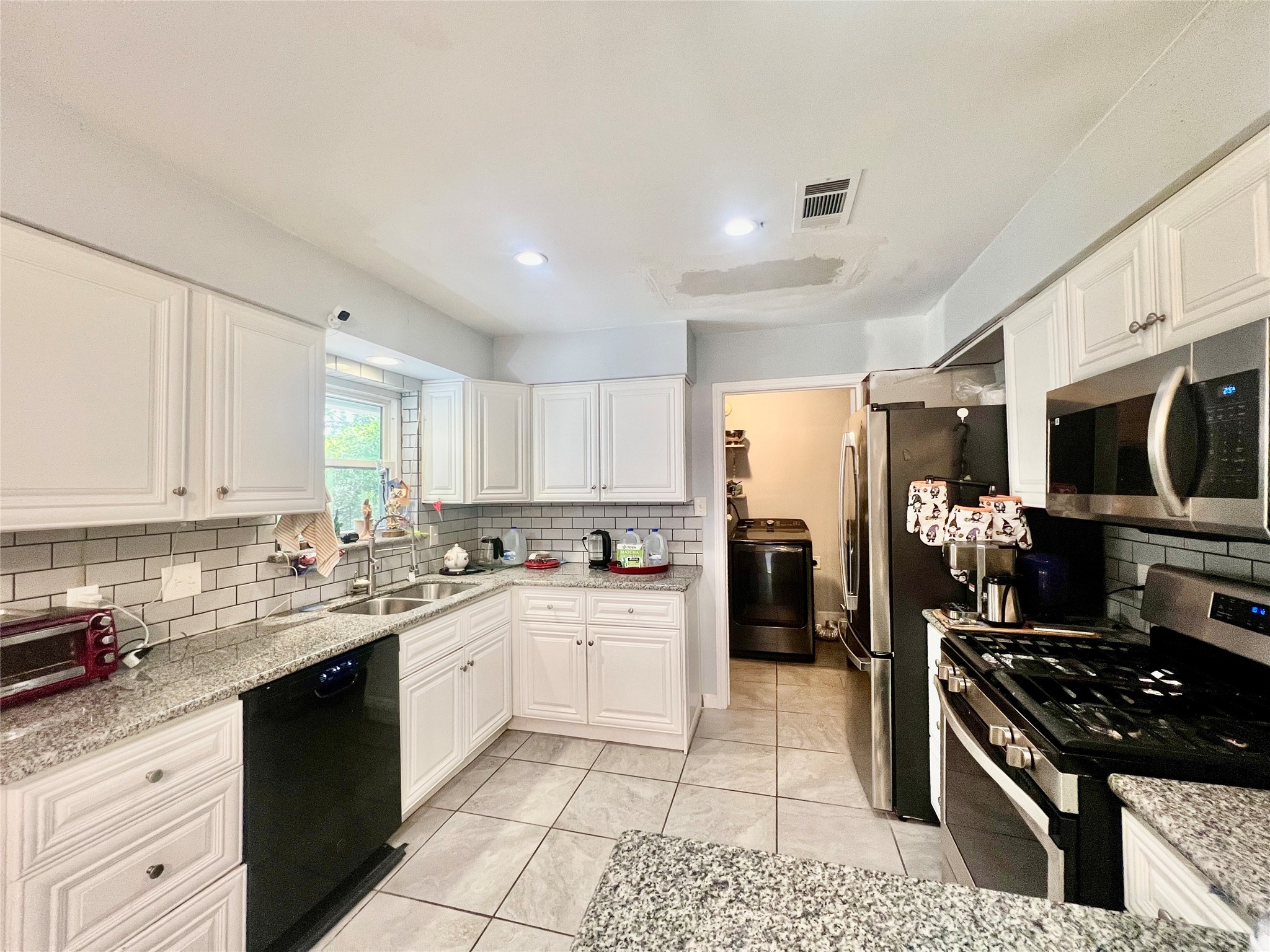 18326 Cape Bahamas Lane Property Photo 8