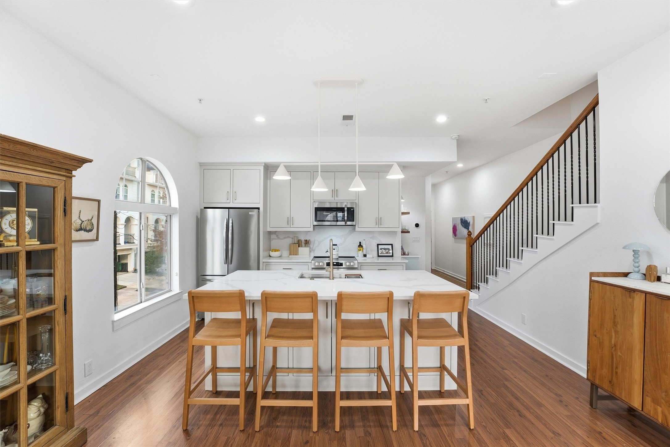 806 Jackson Hill Street 201 Property Photo 1