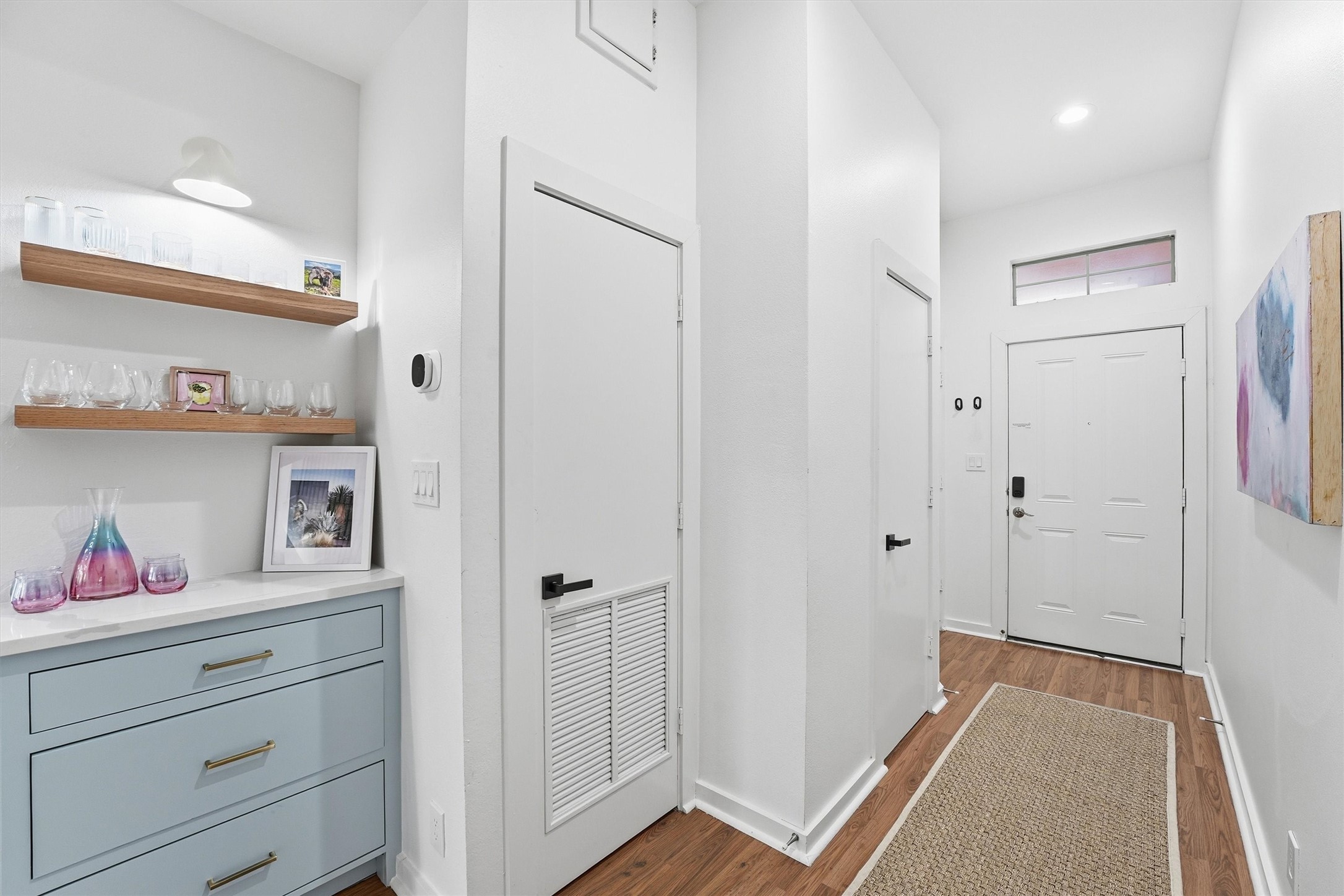 806 Jackson Hill Street 201 Property Photo 2