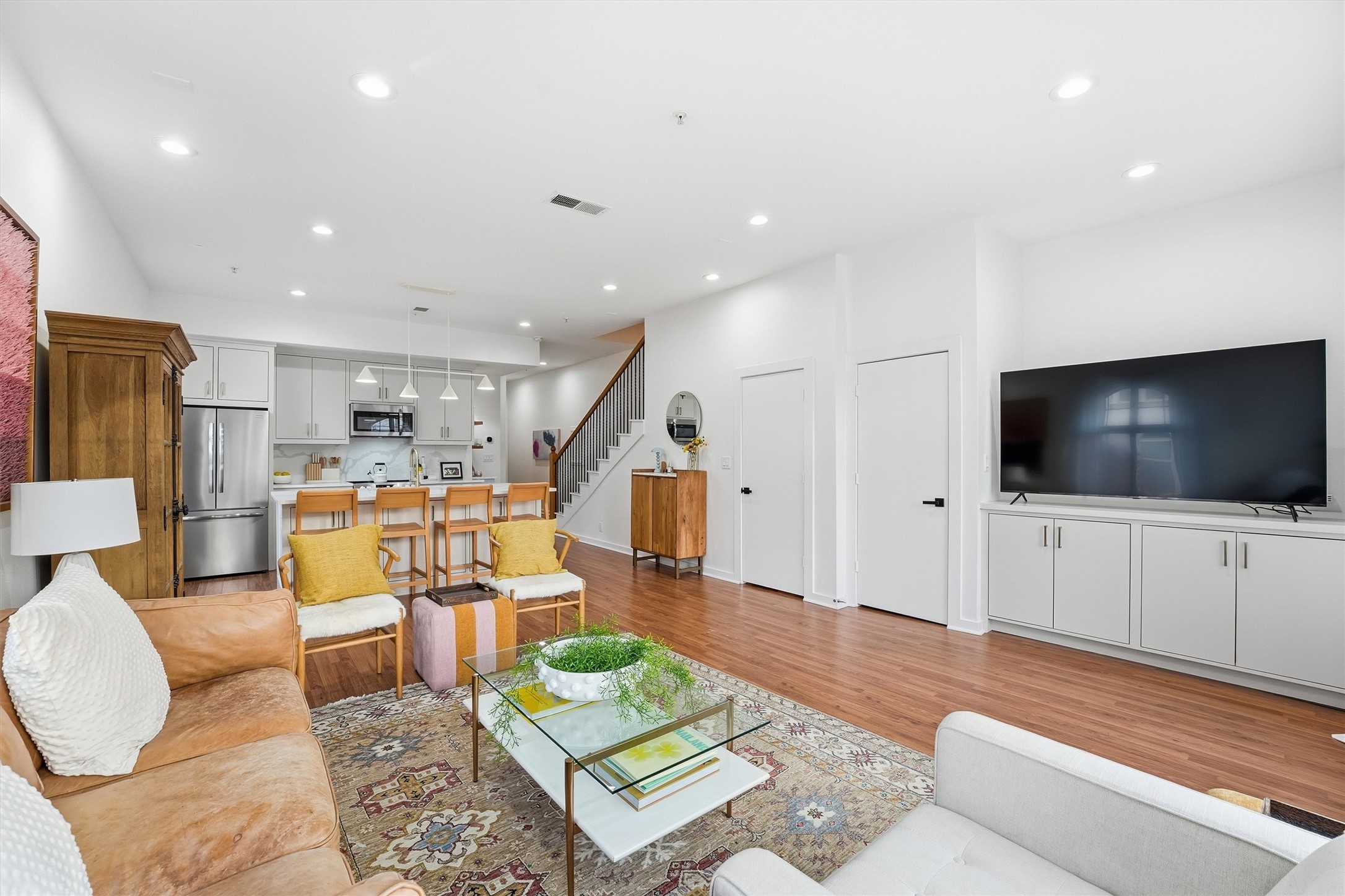 806 Jackson Hill Street 201 Property Photo 10