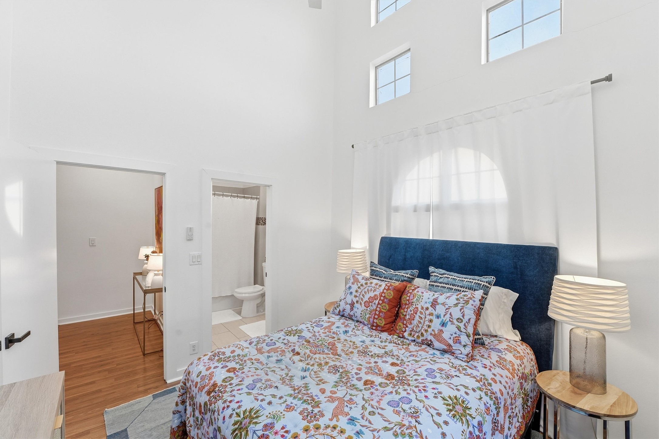 806 Jackson Hill Street 201 Property Photo 17