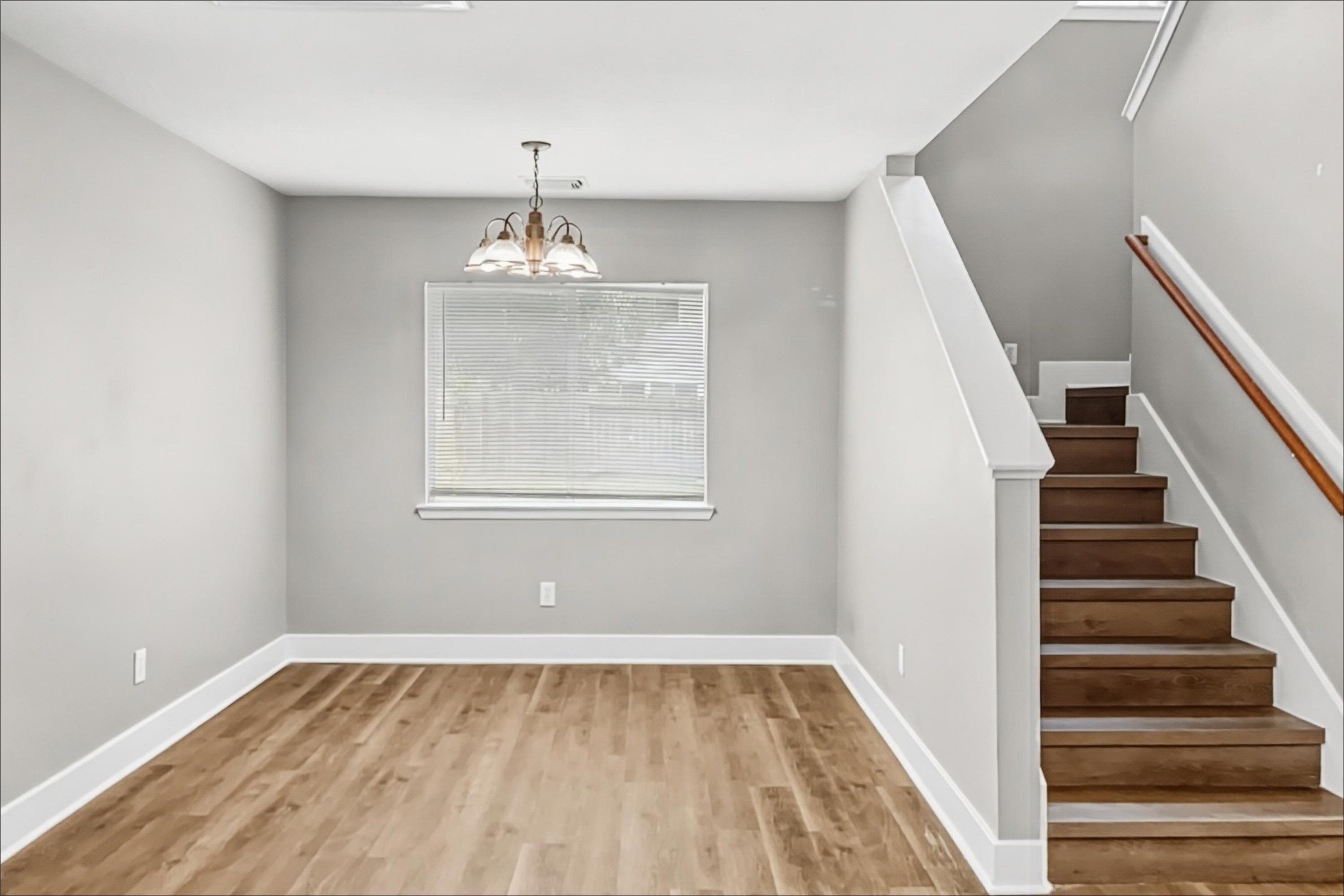 833 Lightningbug Lane Property Photo 4