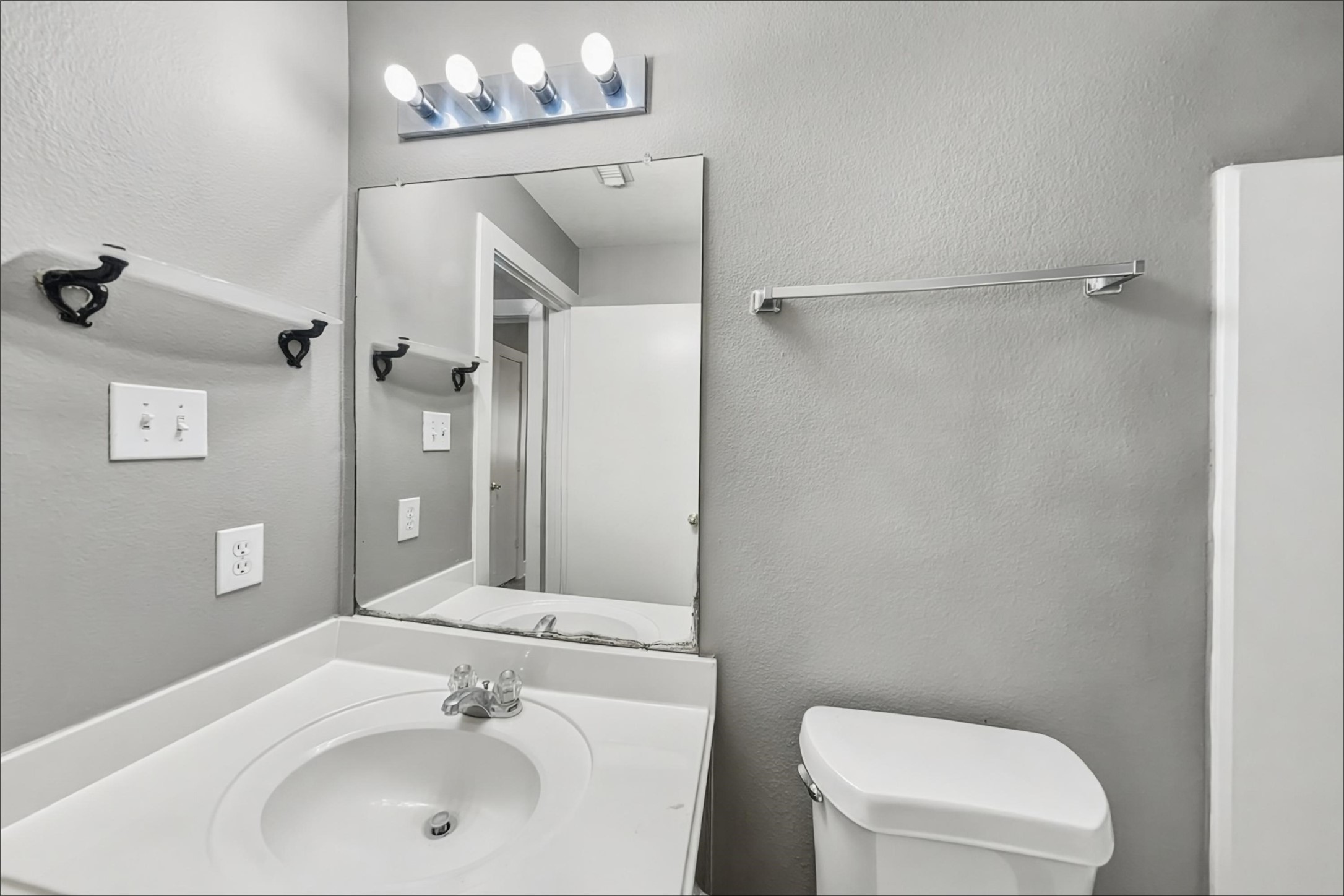 833 Lightningbug Lane Property Photo 13