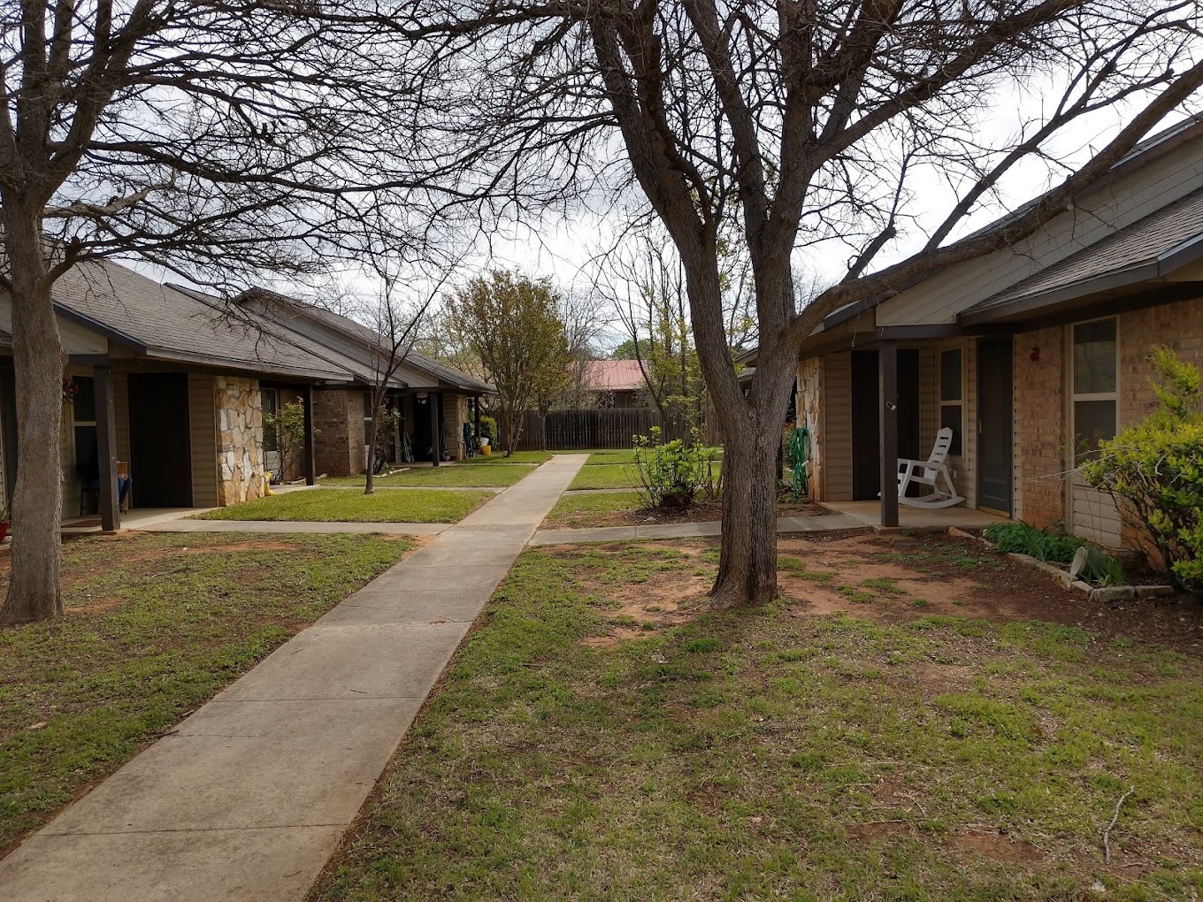 591 E Highway Street Property Photo 1