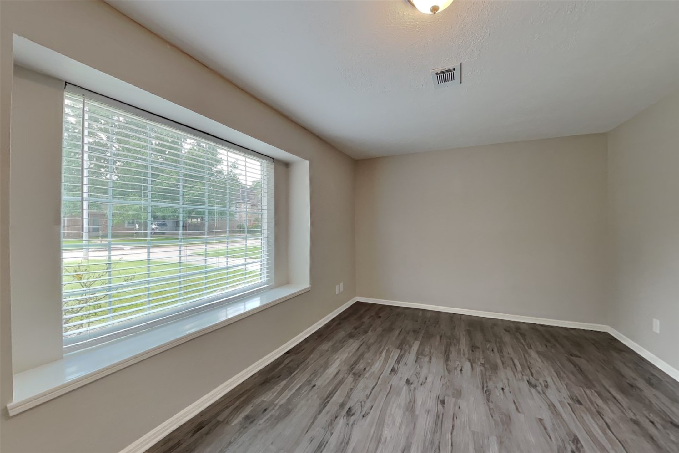 8110 Renmark Lane Property Photo 3