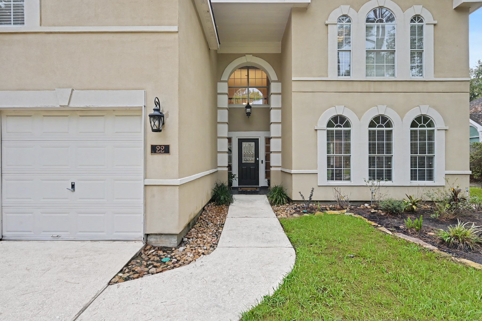 22 S Bristol Oak Circle Property Photo 3