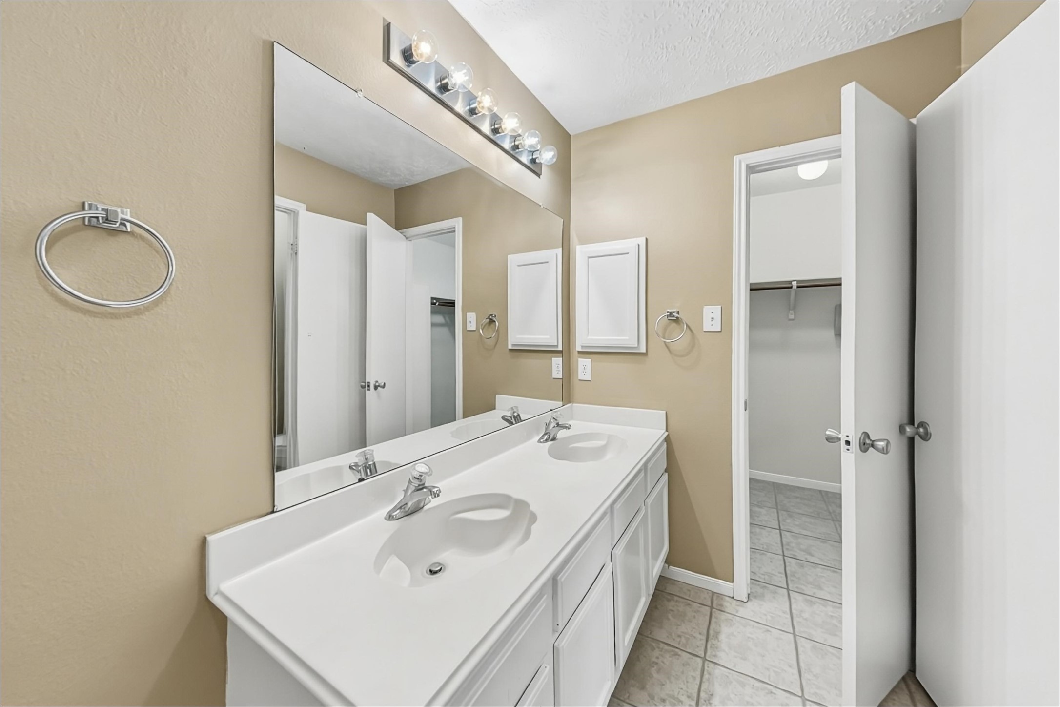 25914 Richards Road Property Photo 9