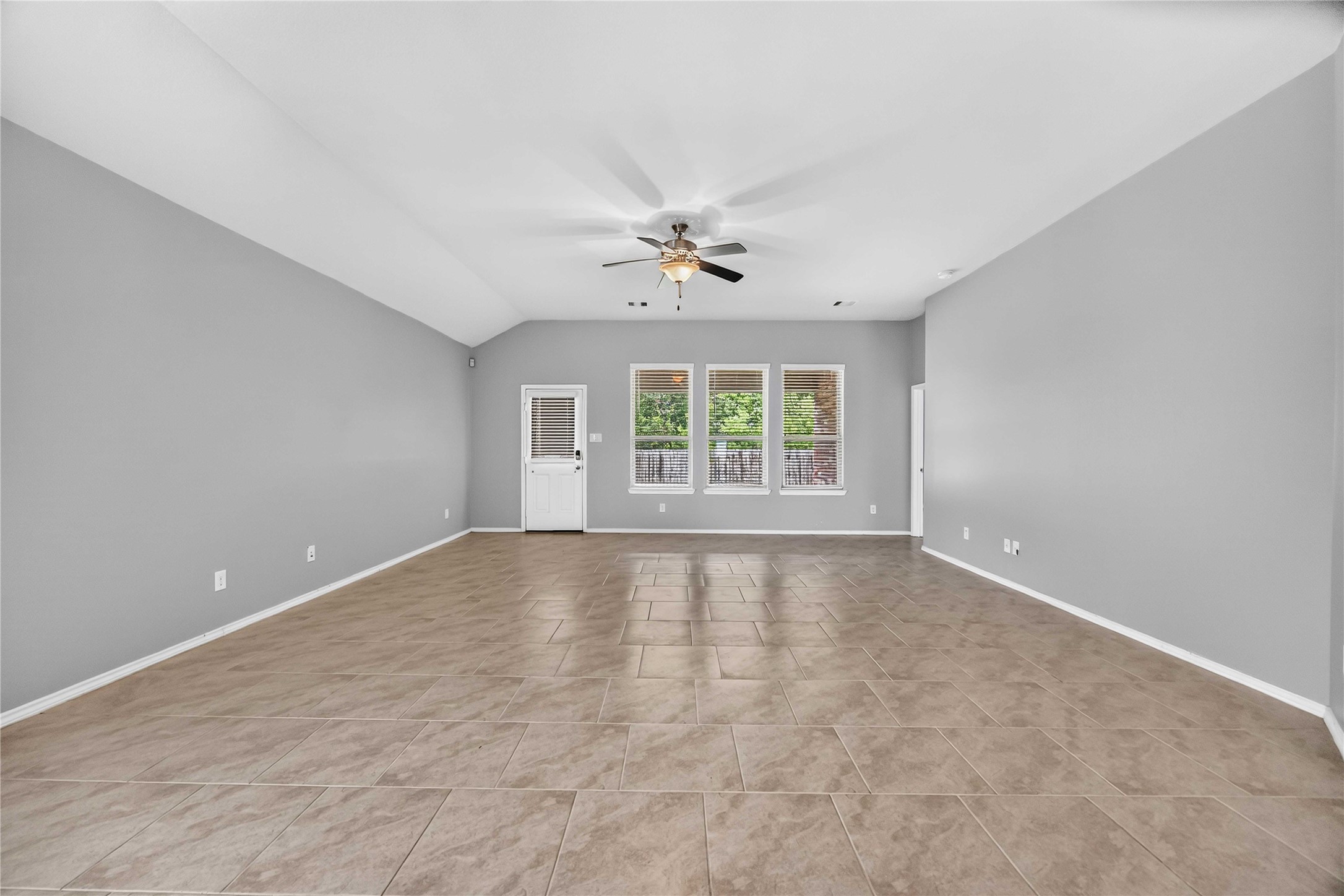 21505 Elk Haven Lane Property Photo 6
