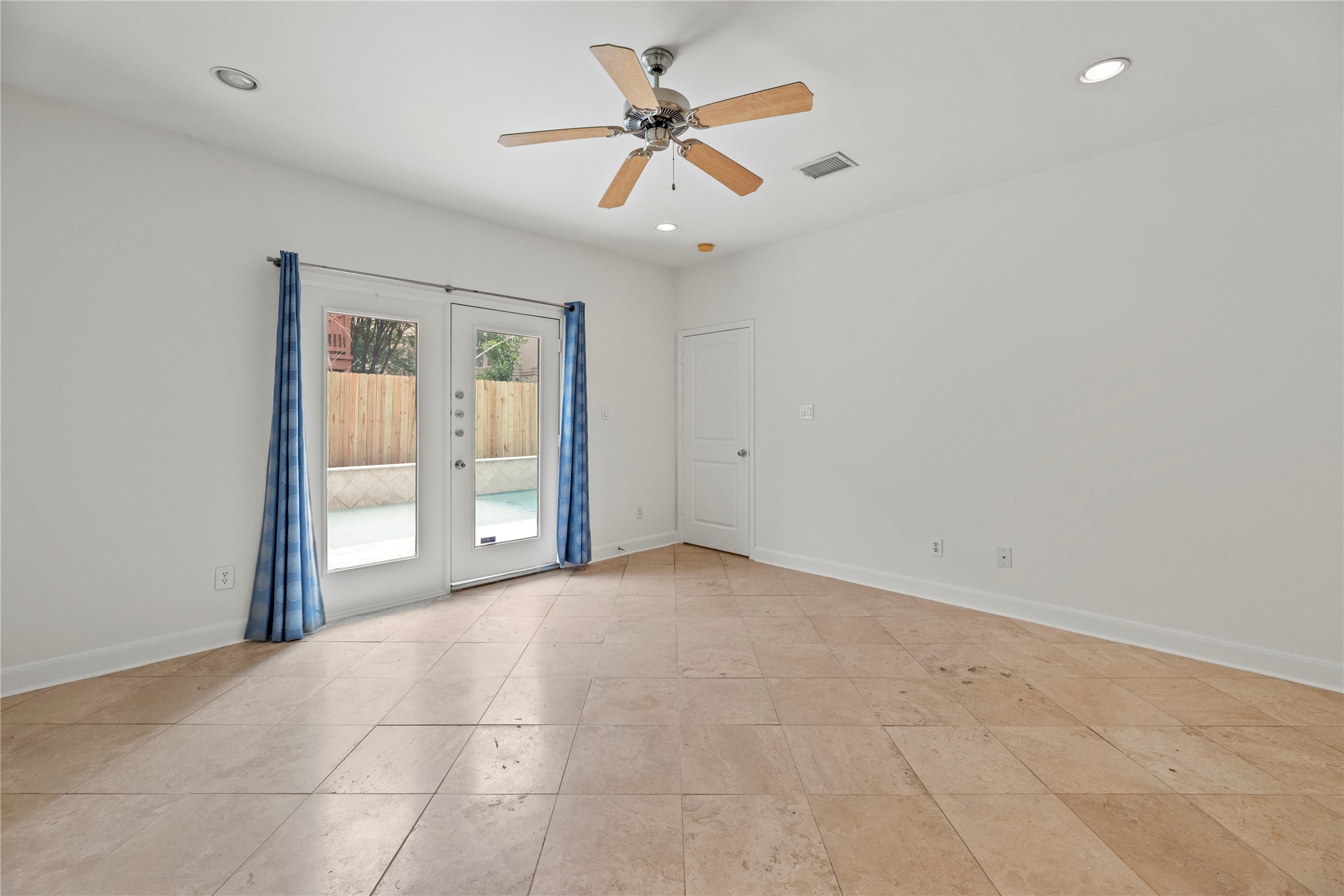 5205 Rose Street B Property Photo 16