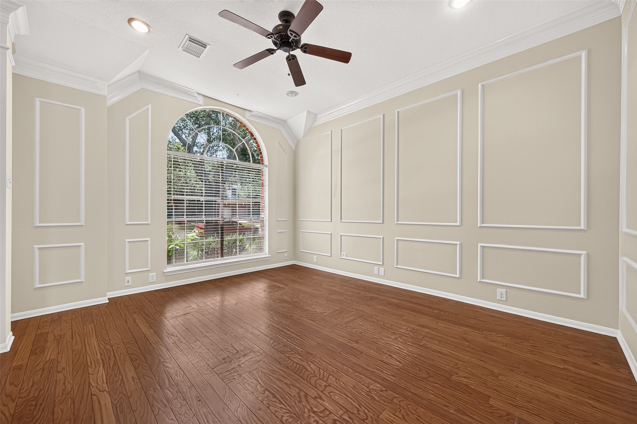 3215 Quiet Lake Drive Property Photo 6