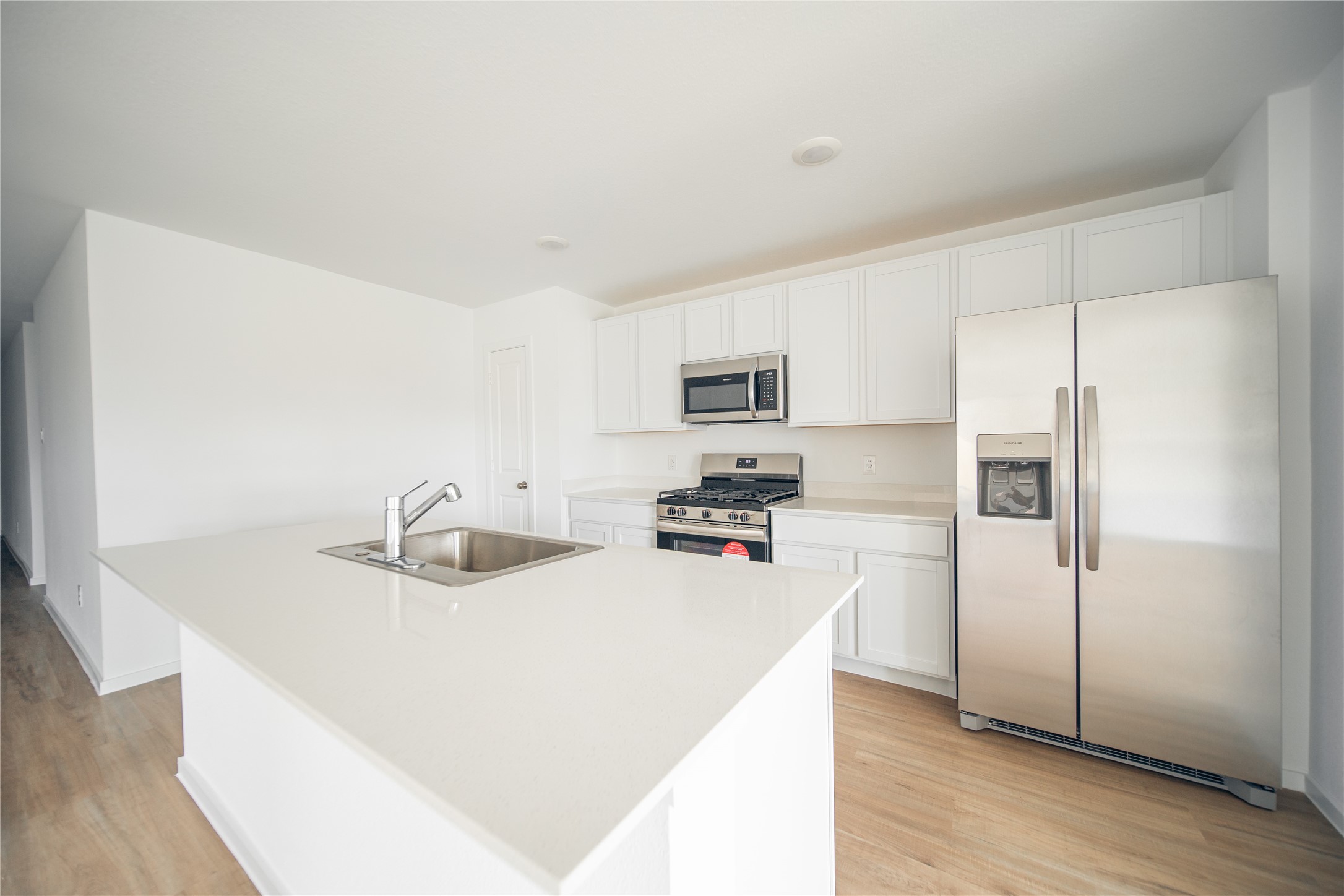 9919 Oakheath Bluff Drive Property Photo 3