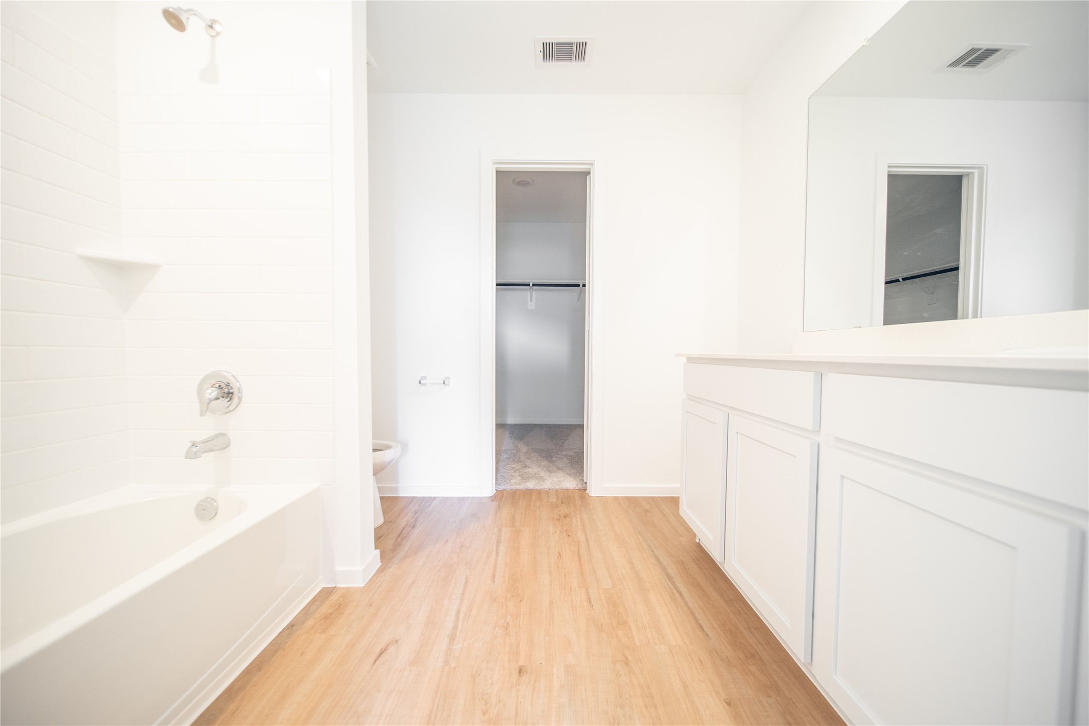 9919 Oakheath Bluff Drive Property Photo 10