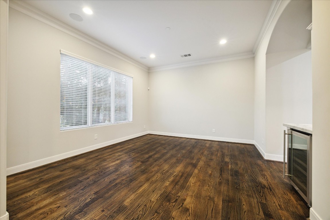 6008 Potomac Park Drive Property Photo 5