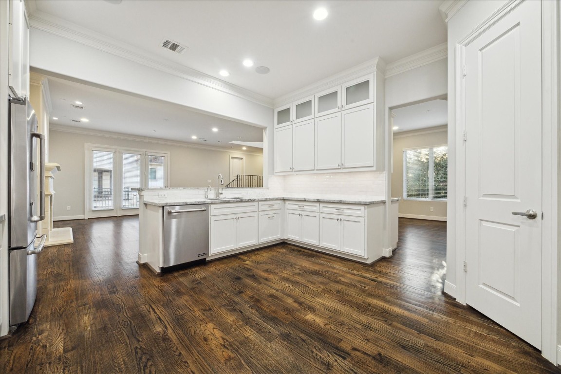 6008 Potomac Park Drive Property Photo 11