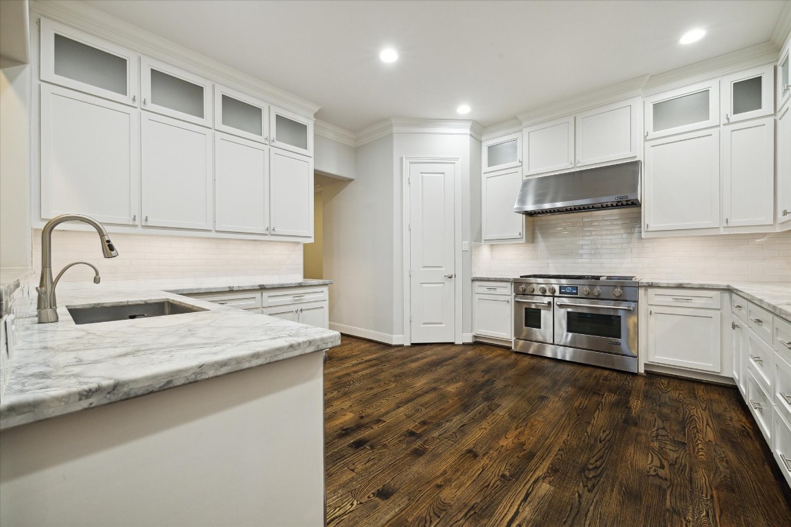 6008 Potomac Park Drive Property Photo 13