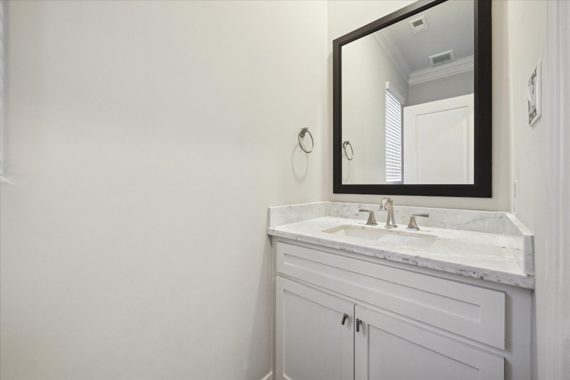 6008 Potomac Park Drive Property Photo 14